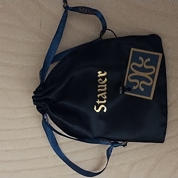 Tri-Color Stainless Steel "Tie the knot" Bracelet in silk bag - Picture 5 of 5